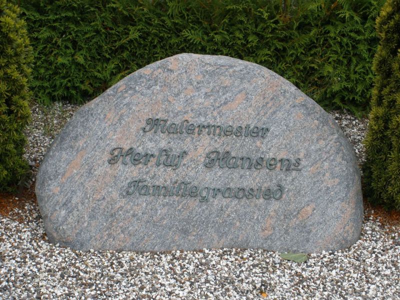 Herluf Hansen's familiegravsted.JPG